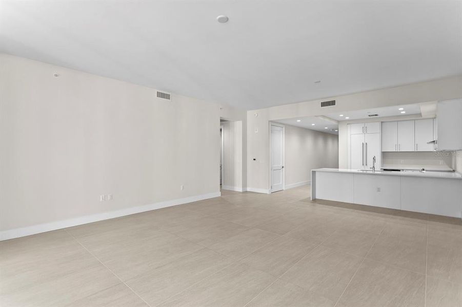 Spacious, unfurnished interior of a new home in , St. Petersburg (Image 25). Spacious, unfurnished interior of a new home in , St. Petersburg (Image 25).