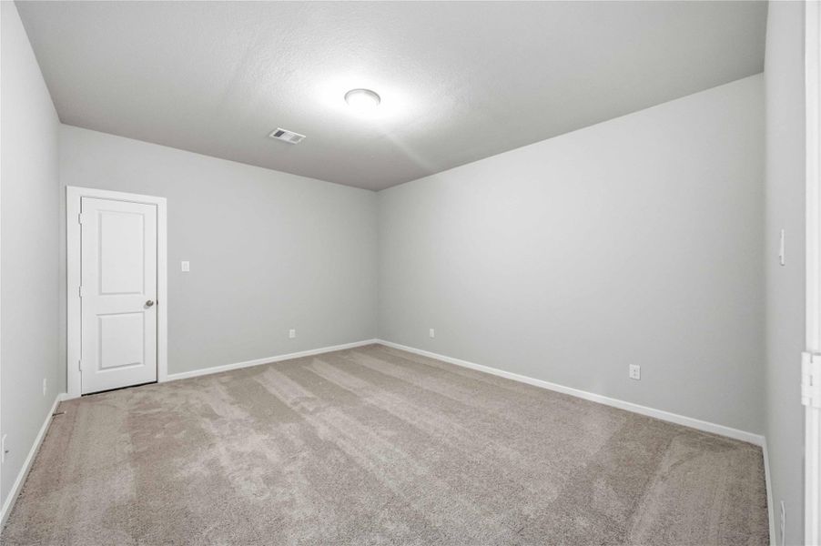 Spacious, unfurnished interior of a new home in Canterra Creek  60', Rosharon (Image 35).