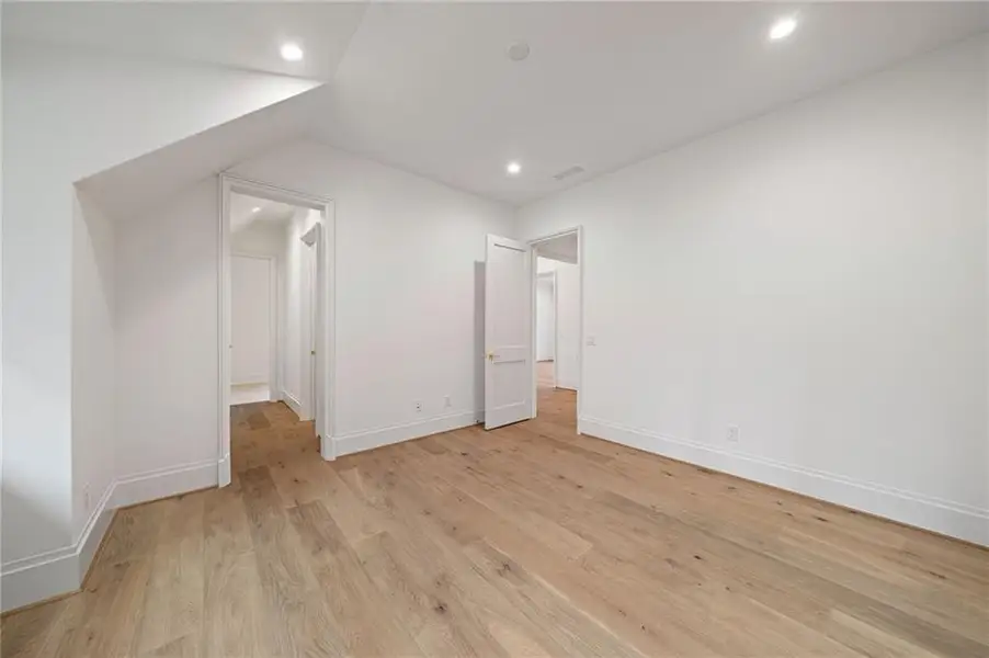 Spacious, unfurnished interior of a new home in , Atlanta (Image 56).