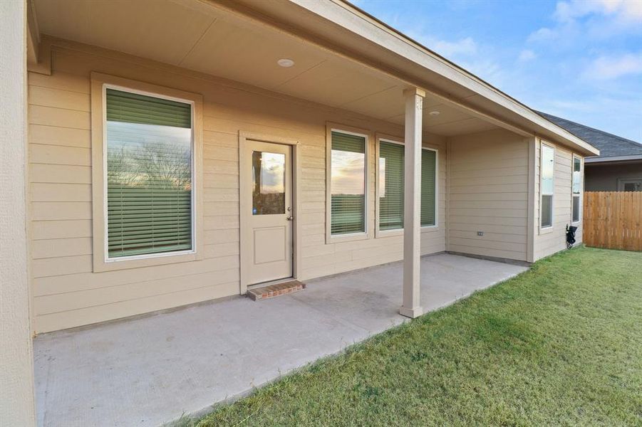 Exterior details and patio area of a home in Cypress Creek, Princeton (Image 3).