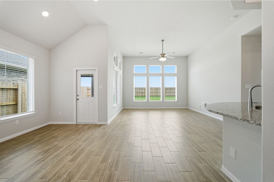 Spacious, unfurnished interior of a new home in Creekhaven, Arcola (Image 25).