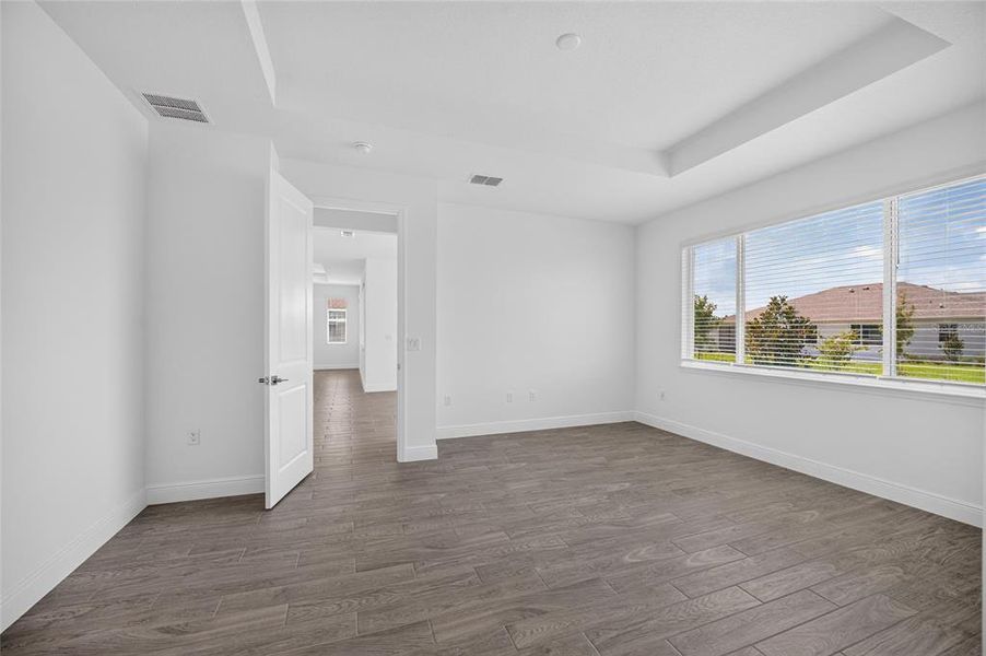 Spacious, unfurnished interior of a new home in , Ocala (Image 45).