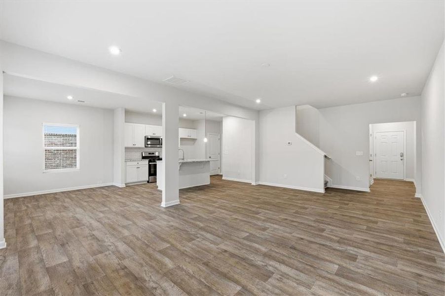 Spacious, unfurnished interior of a new home in Park Center Pointe, Mableton (Image 14).