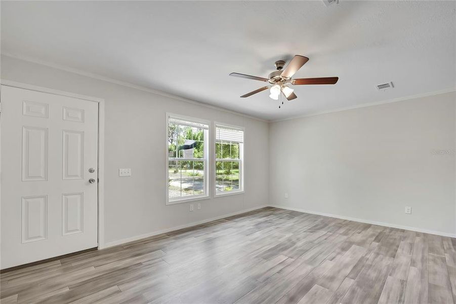 Spacious, unfurnished interior of a new home in , Hernando (Image 10).
