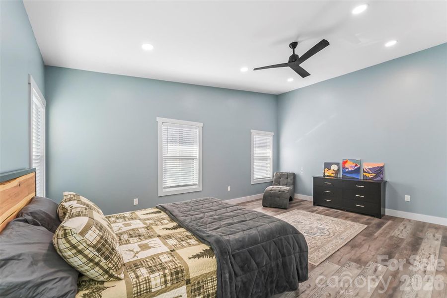 Furnished interior view inside a new home in , Nebo (Image 8).