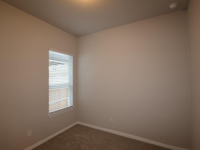 Spacious, unfurnished interior of a new home in Heritage, Dripping Springs (Image 9).