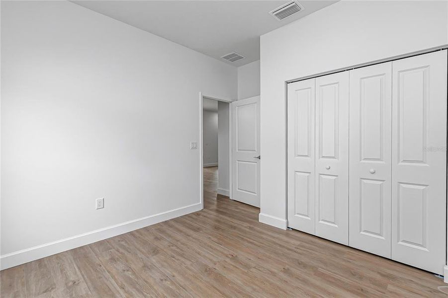 Spacious, unfurnished interior of a new home in , Ocala (Image 26).