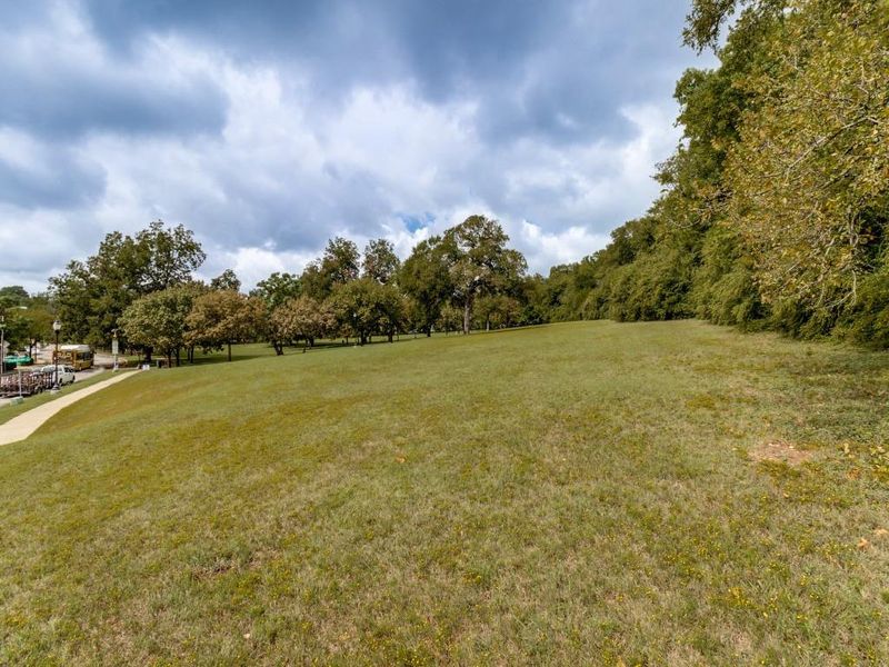 Natural landscape and outdoor views near  in Dallas (Image 22).
