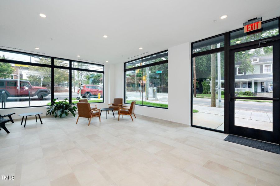 1-web-or-mls-615 W Peace St 306 (19 of 2