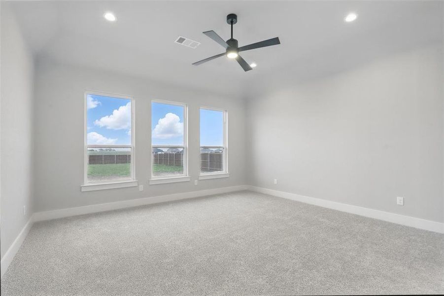 Spacious, unfurnished interior of a new home in Coyote Crossing, Godley (Image 9). Spacious, unfurnished interior of a new home in Coyote Crossing, Godley (Image 9).