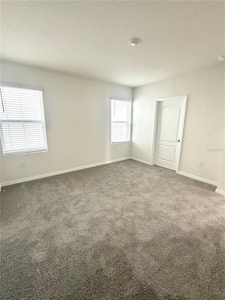 Spacious, unfurnished interior of a new home in , Kissimmee (Image 28).