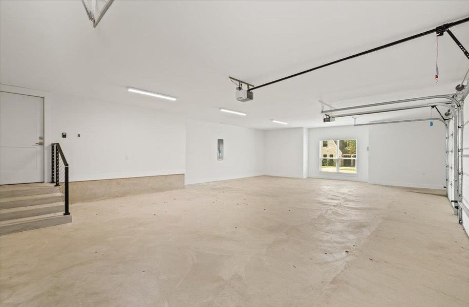 Spacious, unfurnished interior of a new home in , Salado (Image 27).