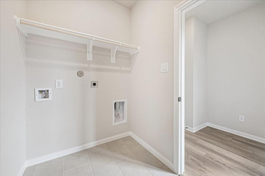 Spacious, unfurnished interior of a new home in Elyson, Katy (Image 22).