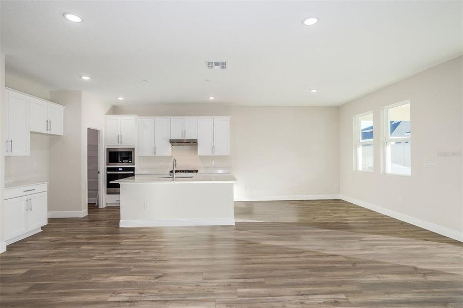 Spacious, unfurnished interior of a new home in Pasadena Woods, Dade City (Image 14). Spacious, unfurnished interior of a new home in Pasadena Woods, Dade City (Image 14).