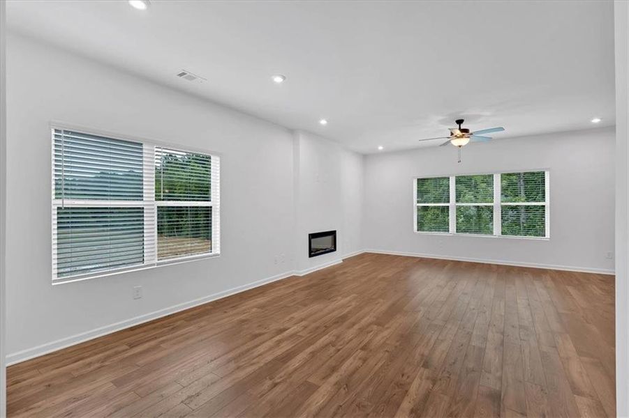 Spacious, unfurnished interior of a new home in Meadow Pines, Dallas (Image 34).