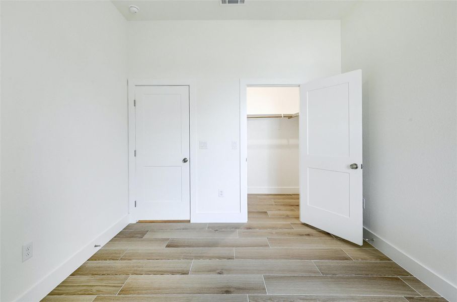 Spacious, unfurnished interior of a new home in , Wimberley (Image 22).