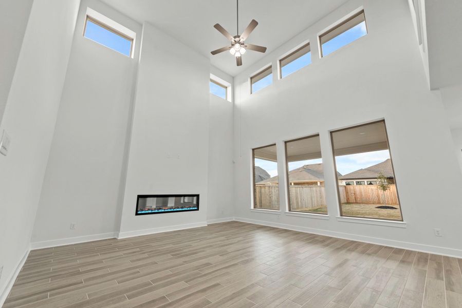 Representative image. Features, specifications, selections and colors may vary.