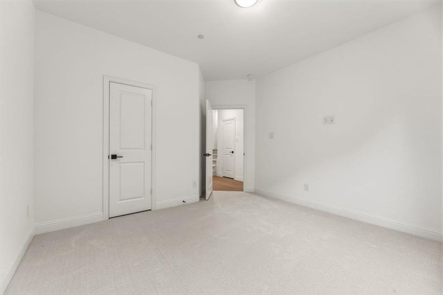 Spacious, unfurnished interior of a new home in , Lewisville (Image 23).