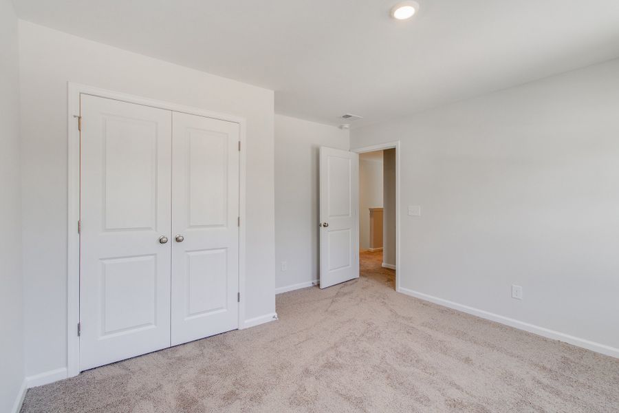 Spacious, unfurnished interior of a new home in Ellington, Elgin (Image 34).