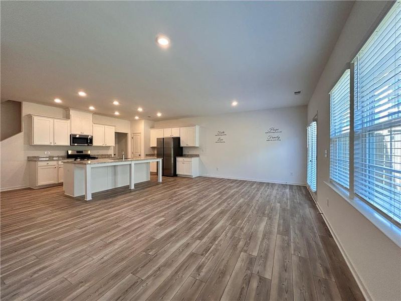 Spacious, unfurnished interior of a new home in , Suwanee (Image 47).