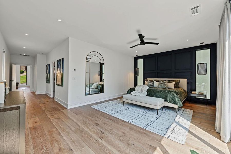 Furnished interior view inside a new home in , Atlanta (Image 64).