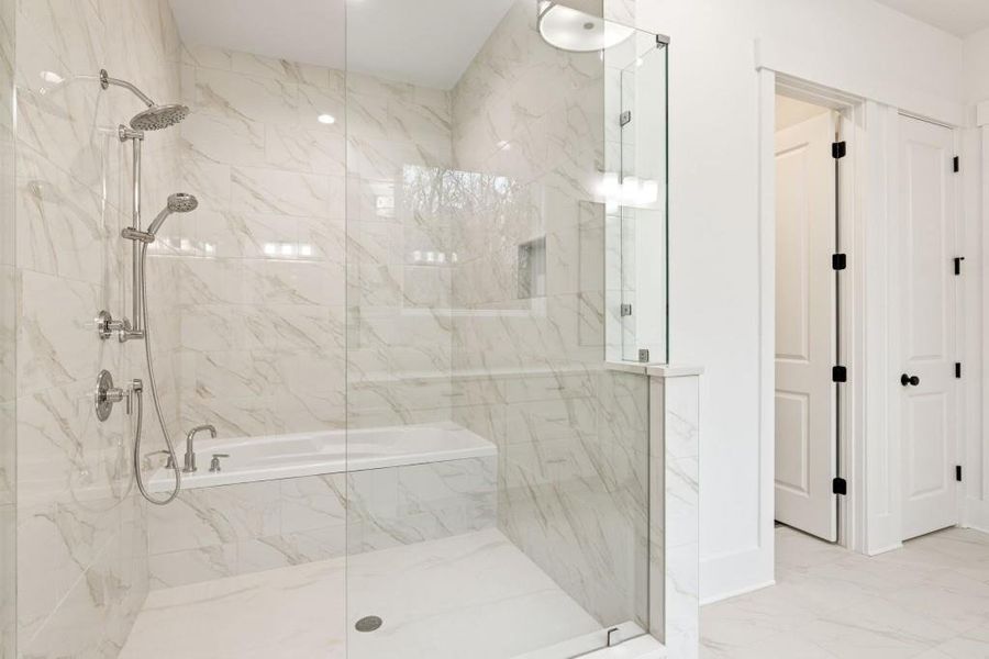 Furnished interior view inside a new home in White Post on Lake Lanier, Gainesville (Image 9). Furnished interior view inside a new home in White Post on Lake Lanier, Gainesville (Image 9).