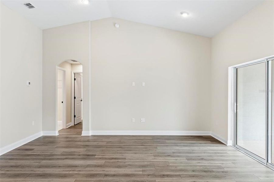 Spacious, unfurnished interior of a new home in , Palm Coast (Image 36).