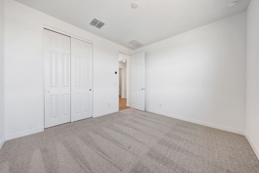 Spacious, unfurnished interior of a new home in Tierra Vistoso, Surprise (Image 16).