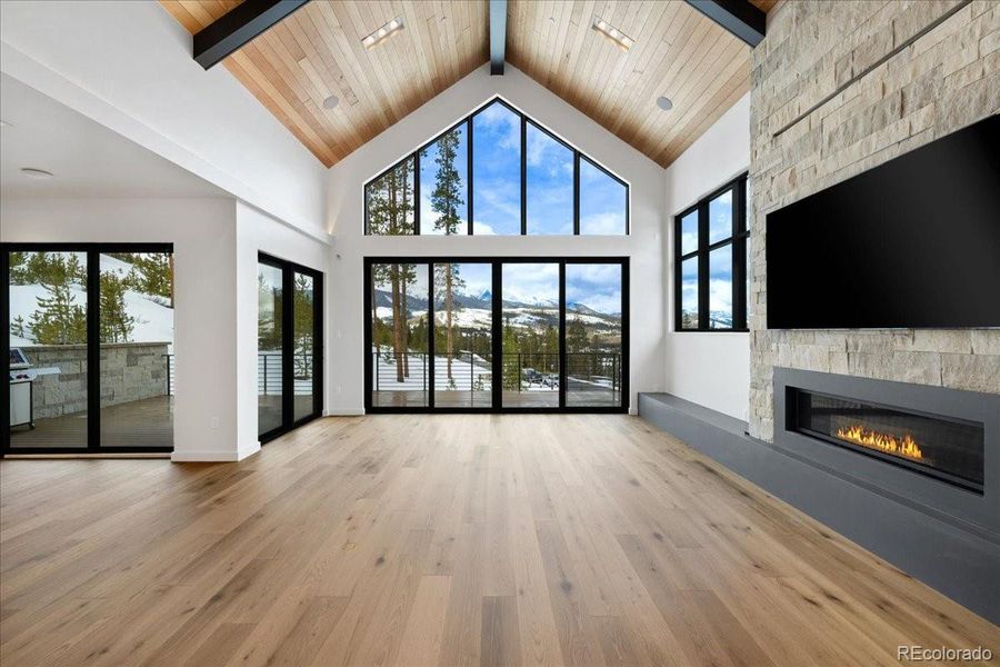 Great Room, unfurnished