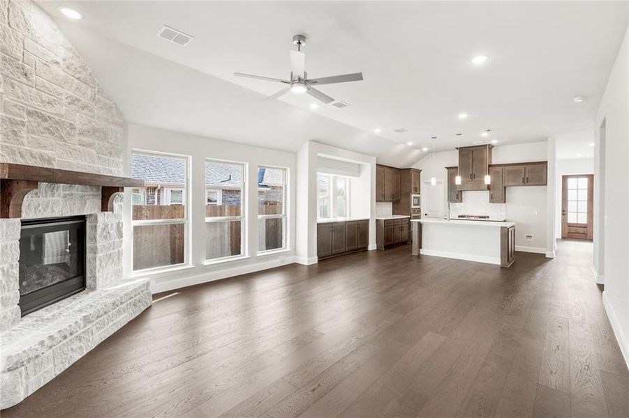 Spacious, unfurnished interior of a new home in Sable Creek, Sanger (Image 20).