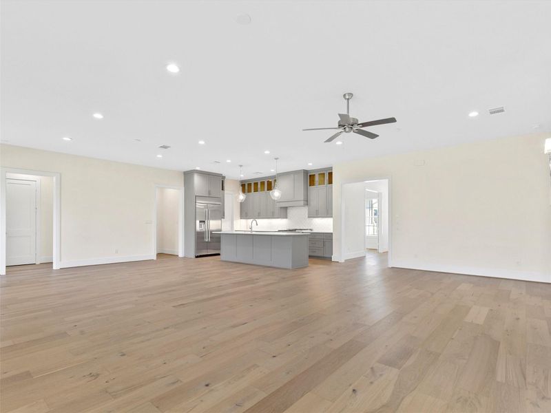 Spacious, unfurnished interior of a new home in , Smithville (Image 38).