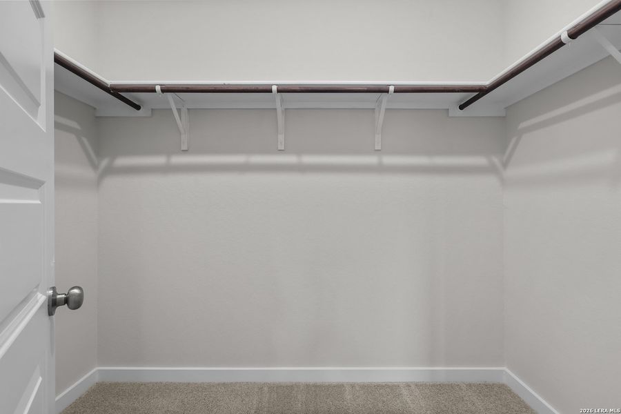Spacious, unfurnished interior of a new home in Hacienda, San Antonio (Image 17).