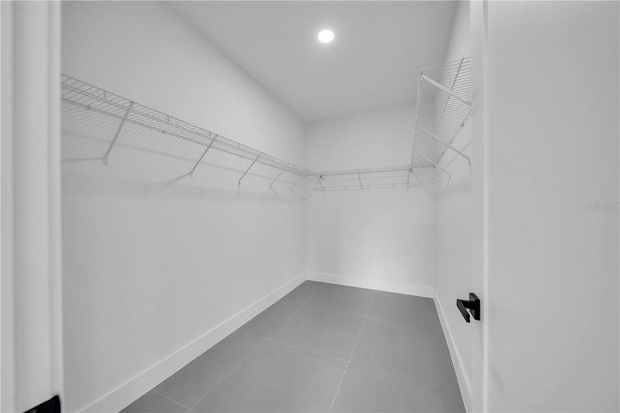 Spacious, unfurnished interior of a new home in , North Port (Image 17).