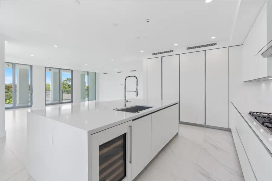 14-495 E Royal Palm Road #402-102