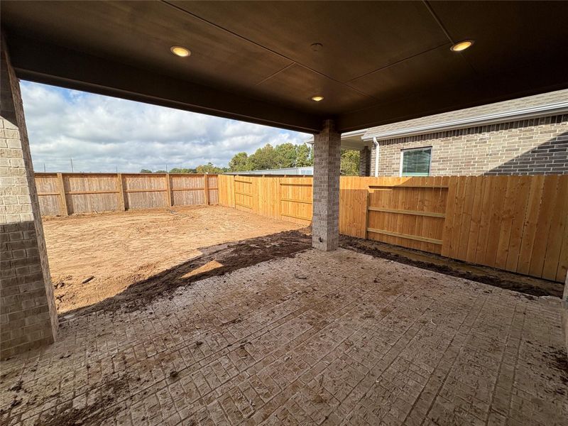 Exterior details and patio area of a home in Wood Leaf Reserve, Tomball (Image 2).