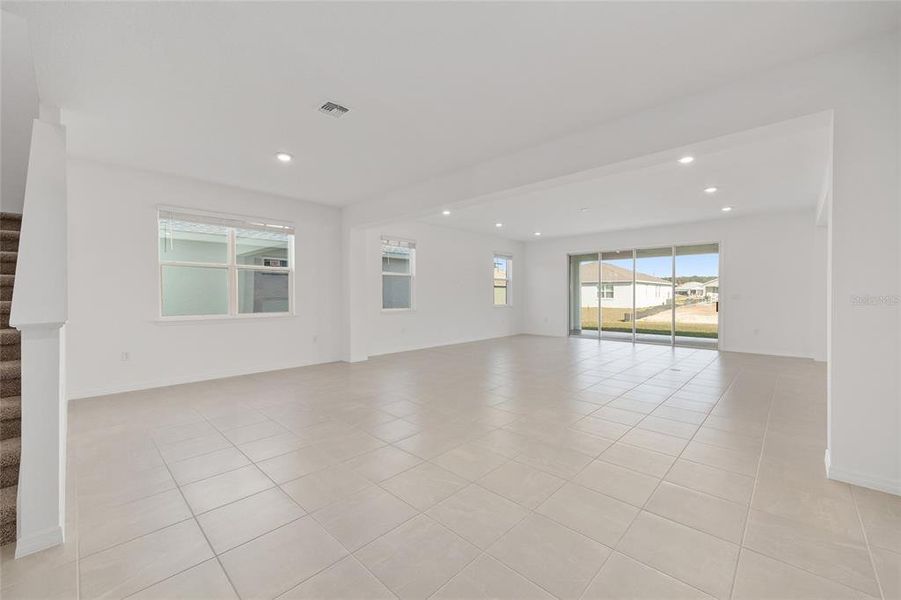 Spacious, unfurnished interior of a new home in Calesa Township, Ocala (Image 19).