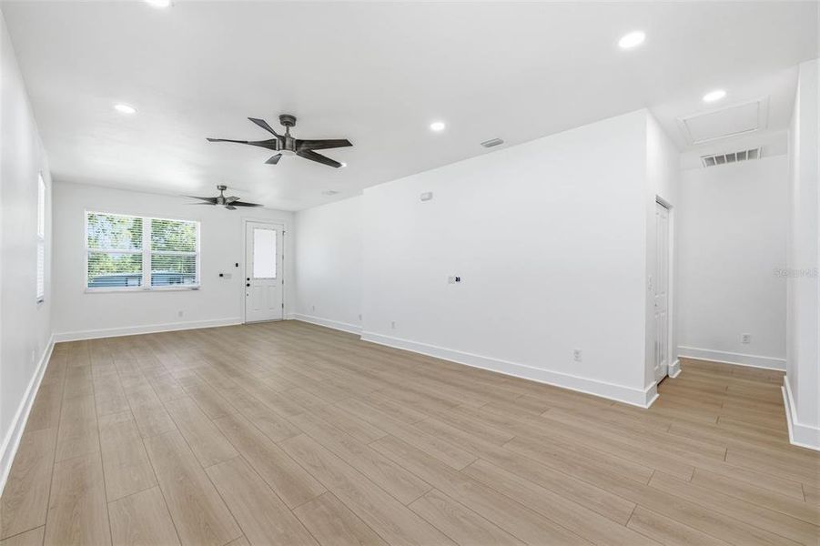 Spacious, unfurnished interior of a new home in , St. Petersburg (Image 16).