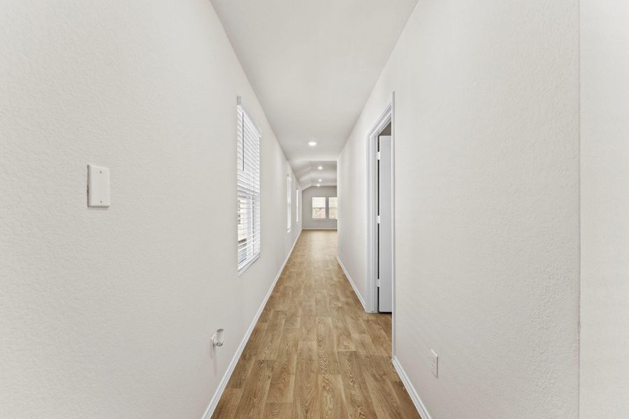 Spacious, unfurnished interior of a new home in Bollinger, Maxwell (Image 11).