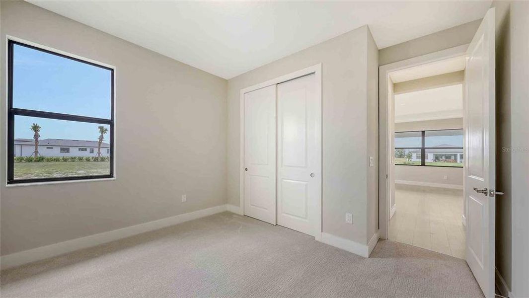 Spacious, unfurnished interior of a new home in Woodland Preserve, Parrish (Image 18).