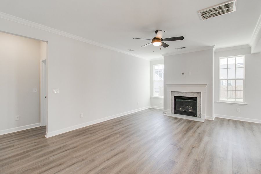 Spacious, unfurnished interior of a new home in Pebble Branch, Chapin (Image 19).