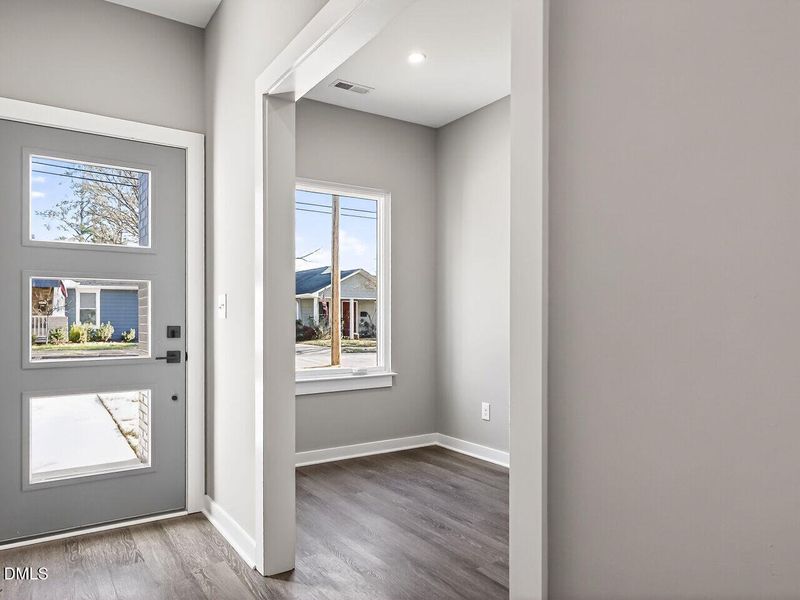 003-1280x960-foyer 003-1280x960-foyer