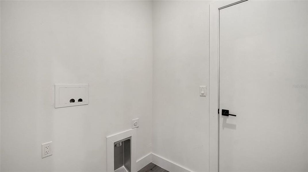 Spacious, unfurnished interior of a new home in , North Port (Image 34).