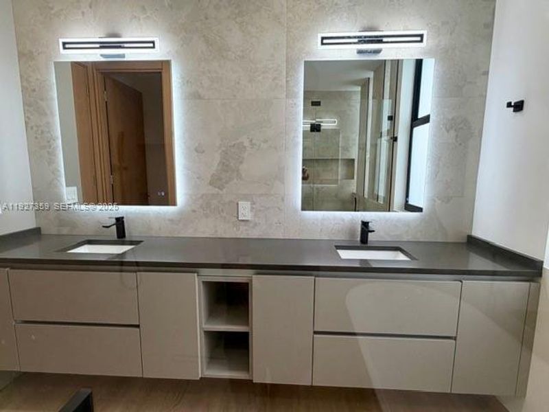 Furnished interior view inside a new home in , Fort Lauderdale (Image 19).