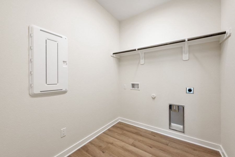 Spacious, unfurnished interior of a new home in Lariat, Liberty Hill (Image 40).