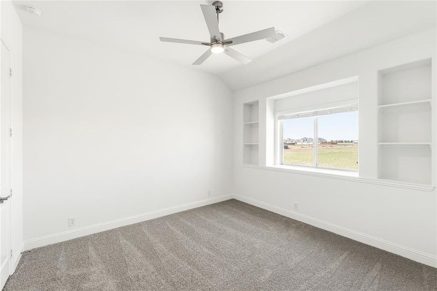 Spacious, unfurnished interior of a new home in Chaparral Park, Oak Point (Image 30). Spacious, unfurnished interior of a new home in Chaparral Park, Oak Point (Image 30).