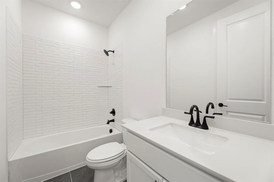 06. 3137 Eddington - 2ND Bath