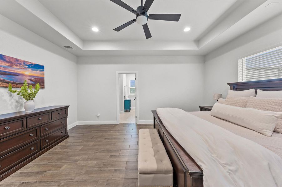 Furnished interior view inside a new home in , Salado (Image 32).