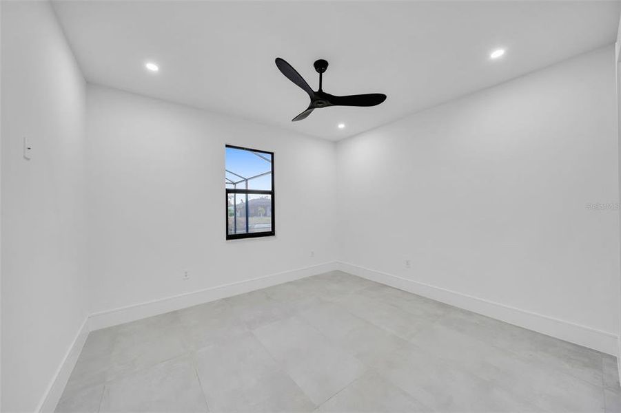 Spacious, unfurnished interior of a new home in , Cape Coral (Image 51).