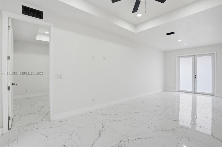 Spacious, unfurnished interior of a new home in , Lehigh Acres (Image 30).