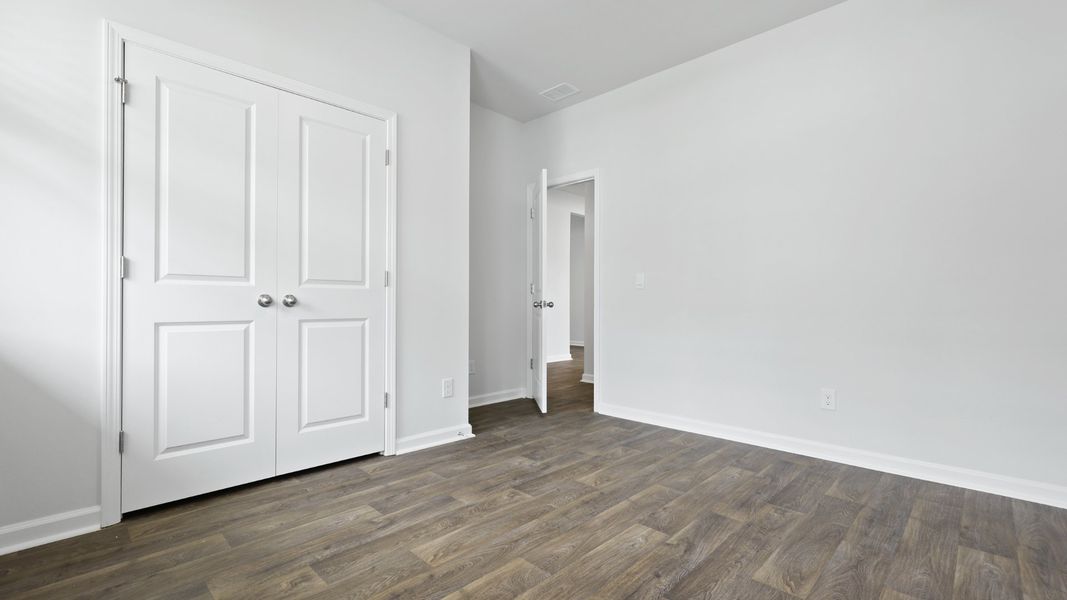 Representative unfurnished interior of a home built from the DARBY-EXP by D.R. Horton in Hillcrest, Ravenel (Image 17).